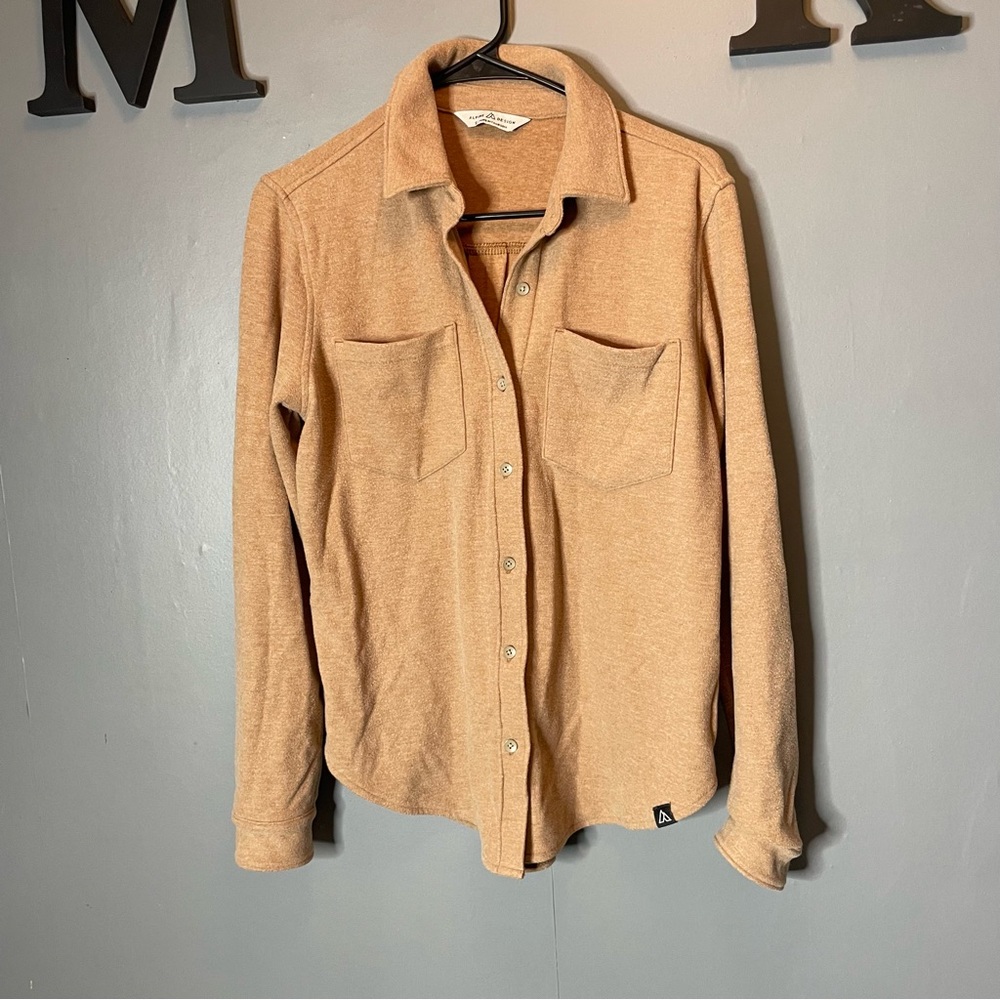 Alpine‎ Designs fleece Tan Button-Up Shirt size small
